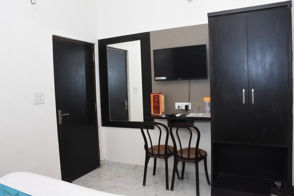 Aaradhya Residency Hotell Agra  Eksteriør bilde